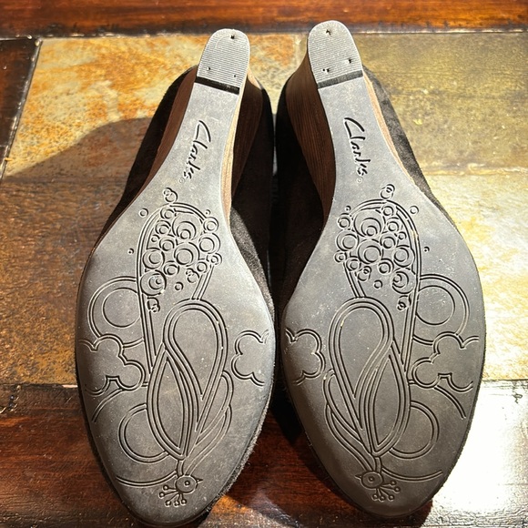 Clarks indigo black suede round toe wedges - Picture 4 of 4